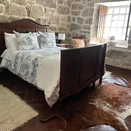 Casa Do Miraval - Museo Del Aviador Camino De Santiago Sanabres Bed and Breakfast 3*