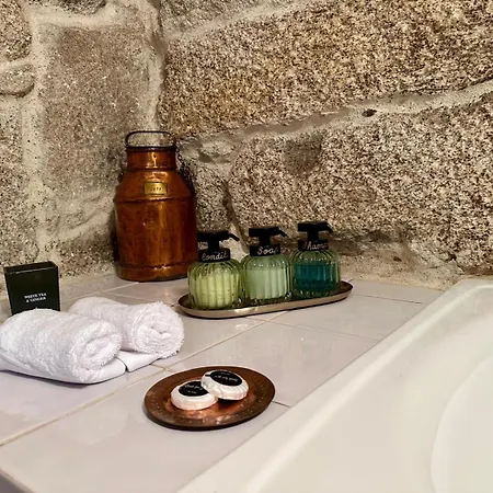 Casa Do Miraval - Museo Del Aviador Camino De Santiago Sanabres 3*
